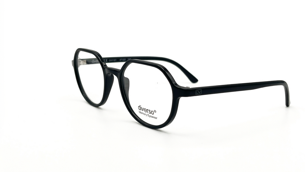 Black acetate eyeglasses with a double-bridge design and the Diverseo logo printed on the lower right lens, shown on a clean white background.