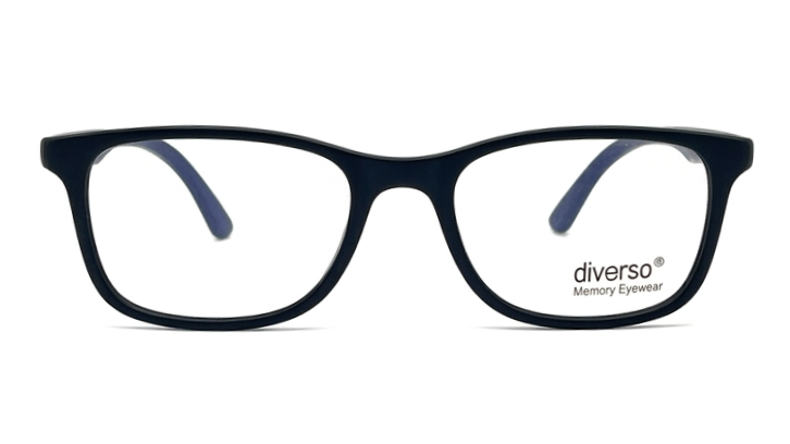 A pair of rectangular eyeglasses with a matte black frame and clear lenses, featuring the 'diverso Memory Eyewear' logo on the lower right corner of the lens, set against a plain white background.
