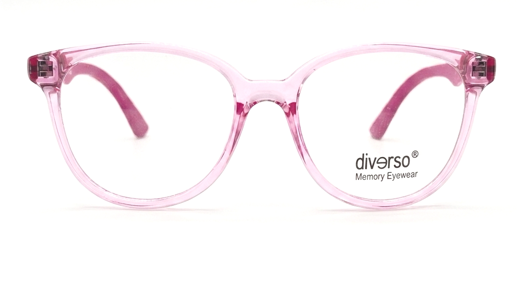 Pink translucent cat-eye eyeglasses with clear lenses and the 'diverso Memory Eyewear' logo printed on the lower right lens, shown against a plain white background.