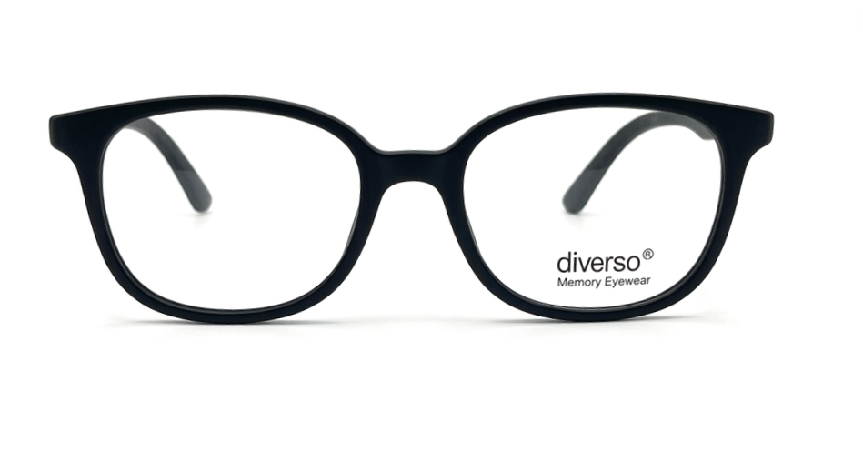 Black rectangular eyeglass frames with clear lenses, featuring the 'diverso Memory Eyewear' logo on the lower right frame, set against a plain white background.